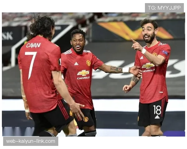 哈基姆·奥拉朱旺背身单打造杀伤，内线优势显著拉开对手防线