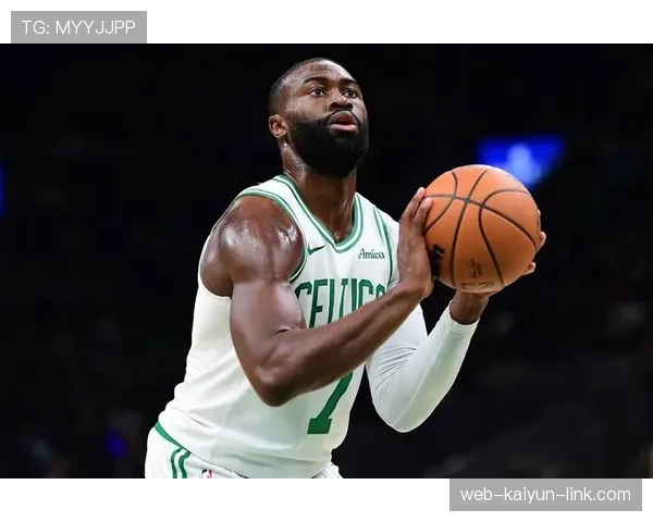 杰伦·布朗挡拆创造空间提升季后赛得分效率明显